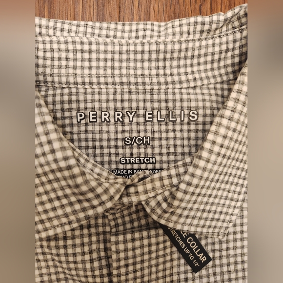 NWT Perry Ellis Men's Stretch Button Down Size Small 100% Polyester - Picture 3 of 5